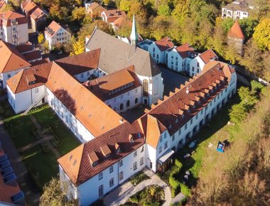 Franziskanerkloster Das Franziskanerkloster aus der Vogelperspektive