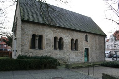Petrikapelle Die Kapelle von außen mit Ihrer alten Steinfassade