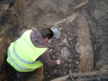 Symbolbild Archäologie Symbolbild für Archäologie, Mitarbeiter in der Grabung