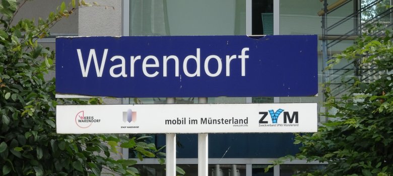 Schild Bahnhof Schild Bahnhof