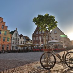 Historischer Marktplatz mit Fahrrad Historischer Marktplatz