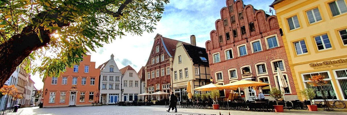 Historischer Marktplatz Ansicht im Sommer