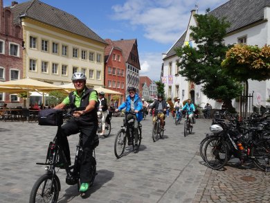 Radfahrer Marktplatz Radfahrer auf dem Marktplatz